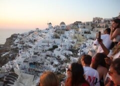 Strategi Yunani Atasi Overtourism dengan Batasi Jumlah Penginapan