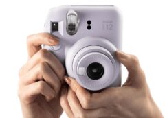 Harga Instax Mini 12, Kamera Instan Ceria dengan Pengalaman Jepret Lebih Mulus